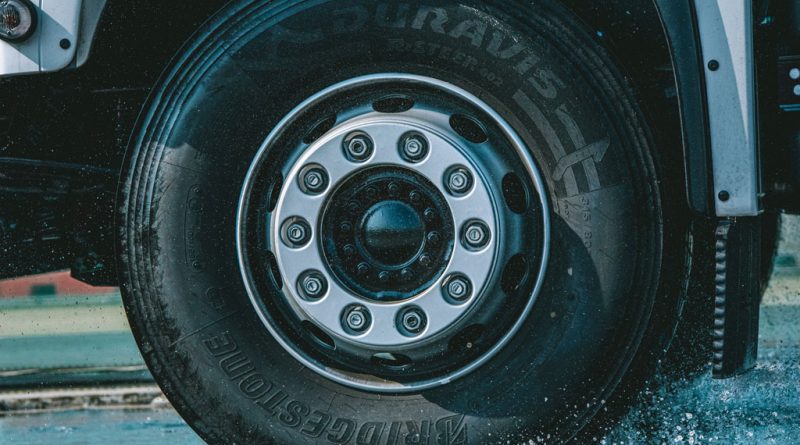 02 - Bridgestone-Duravis-R002