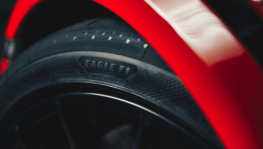 12 - Goodyear-desenvolve-pneus-adicionais-para-Porsche-Taycan