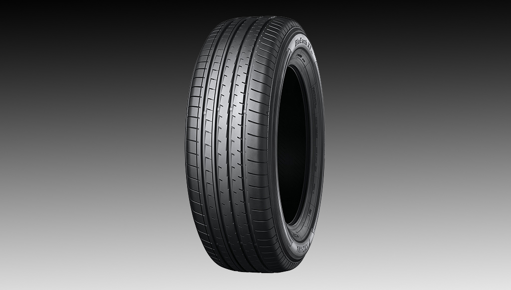 02 - YOKOHAMA BluEarth XT AE61