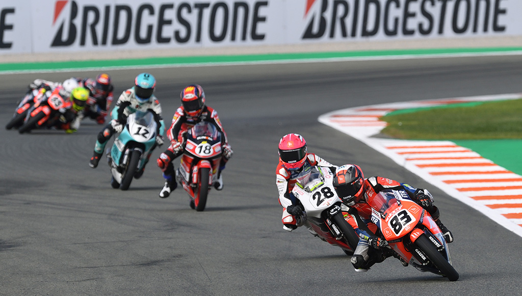 05 - Bridgestone apoia jovens