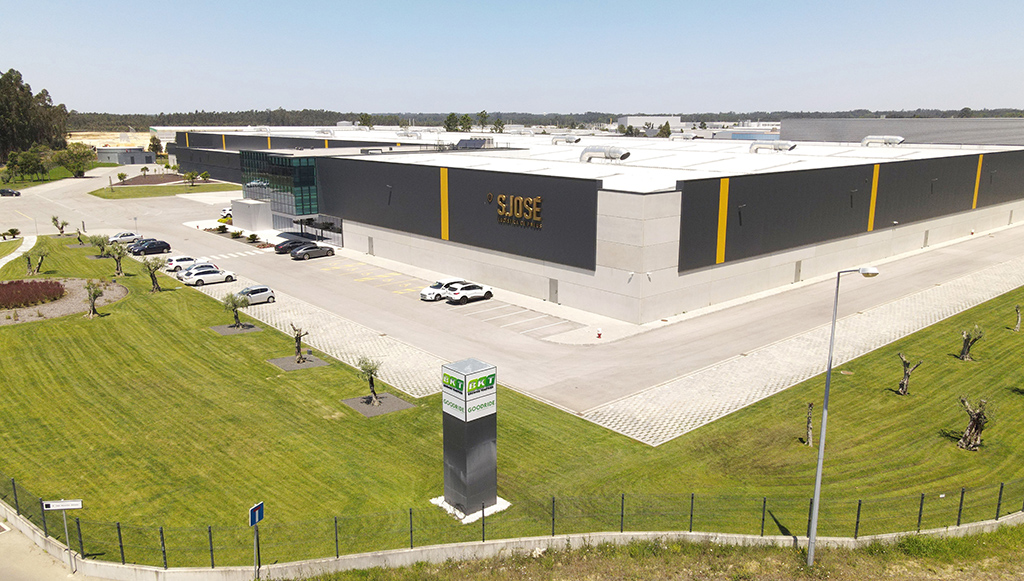 05 - S. Jose Pneus inicia construcao do seu novo armazem 