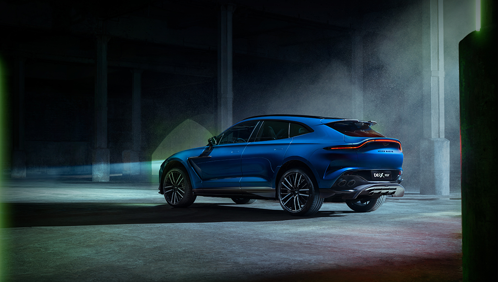 07 - Pirelli equipa ASTON MARTIN DBX707 com pneus à medida