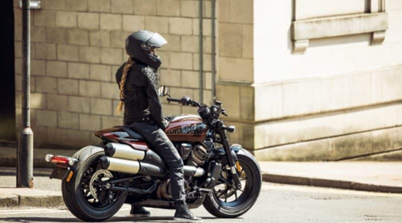 05 - Dunlop marca presenca no aniversario da Harley Davidson